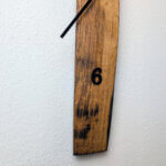 Wanduhr aus Weinfassdaube für Weinliebhaber | 60 x 8 cm | Holzzahlen | gewachst – Bild 7