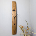 Wanduhr aus Weinfassdaube für Weinliebhaber | 70 x 9 cm | Holzzahlen | natur – Bild 2