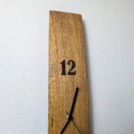 Wanduhr aus Weinfassdaube für Weinliebhaber | 68 x 12 cm | Lasergravur | gewachst – Bild 6