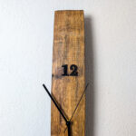 Wanduhr aus Weinfassdaube für Weinliebhaber | 59 x 9 cm | Holzzahlen | gewachst – Bild 6